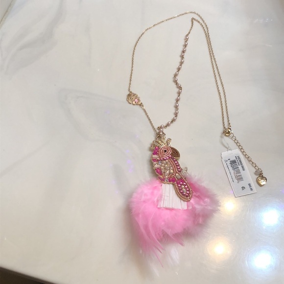 Betsey Johnson Long Necklace Parrot Pendant Crystal Raffia & Feathers NWT - Picture 9 of 16